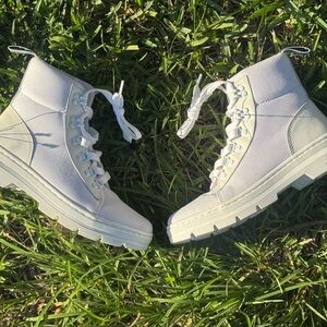 Doc Dr. Martens Combs W Women's Poly White Casual Combat Boots Size 9 NJ004